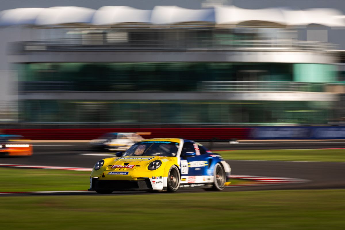 Duckhams Yuasa Racing show front-running pace despite frustrating Silverstone weekend